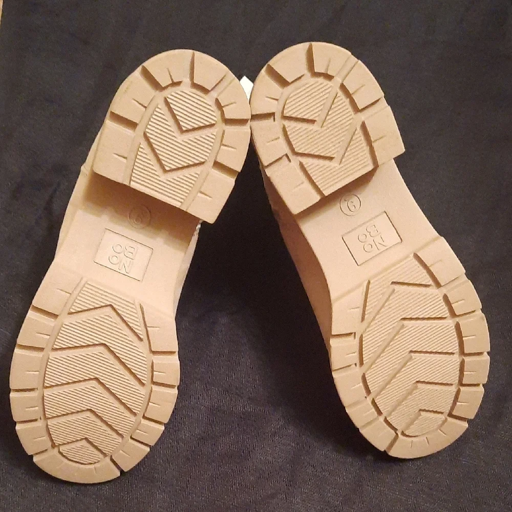 Womens Size 9 No Boundaries Beige Ankle Boots New With Tags Side Zipper - Picture 6 of 7
